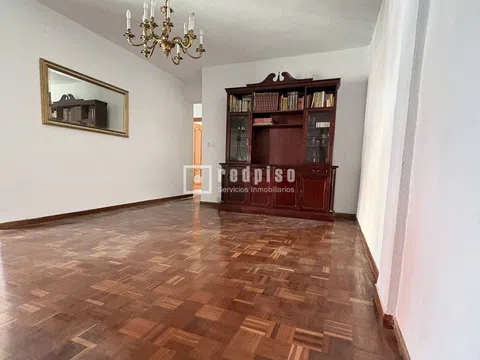 Flat in calle de Gutierre de Cetina - Photo 9