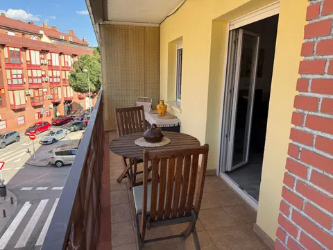 Flat in calle Villastar - Photo 2