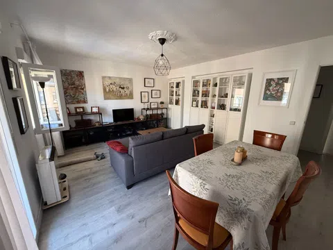Flat in calle Villastar - Photo 6