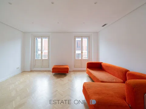 Flat in calle de Carranza - Photo 1