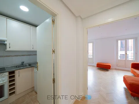 Flat in calle de Carranza - Photo 8