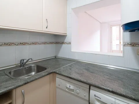 Flat in calle de Carranza - Photo 9