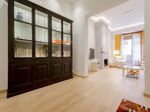 Flat in calle del Pez - Photo 1
