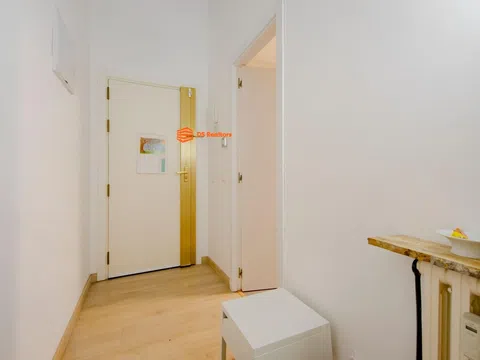 Flat in calle del Pez - Photo 13