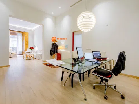 Flat in calle del Pez - Photo 9
