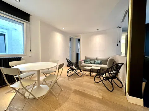 Flat in CL Nicasio Gallego - Photo 2