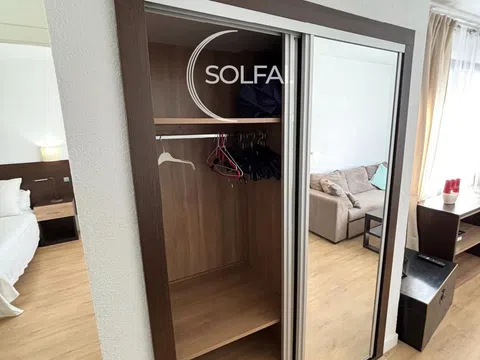 Flat in calle de Villanueva - Photo 7