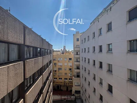 Flat in calle de Villanueva - Photo 8