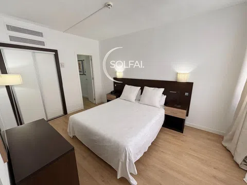 Flat in calle de Villanueva - Photo 9