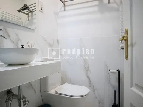 Flat in calle de San Hermenegildo - Photo 7