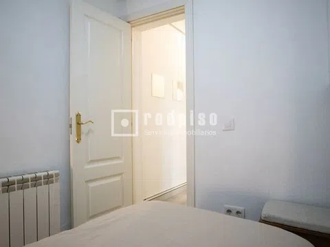 Flat in calle de San Hermenegildo - Photo 10