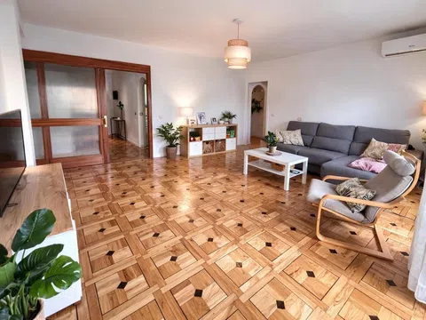 Flat in calle de Guzmán el Bueno - Photo 1