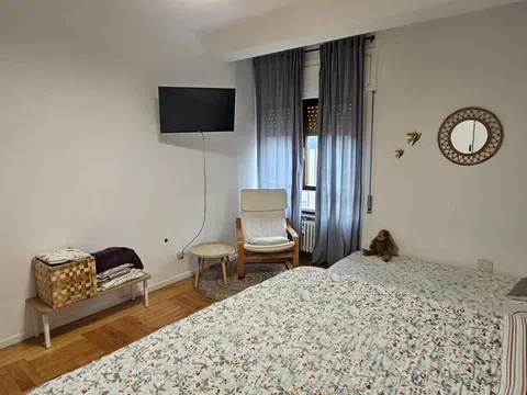 Flat in calle de Guzmán el Bueno - Photo 14
