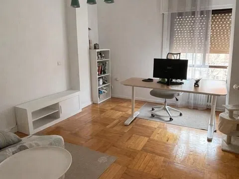 Flat in calle de Guzmán el Bueno - Photo 19