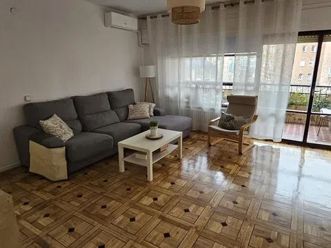 Flat in calle de Guzmán el Bueno - Photo 4
