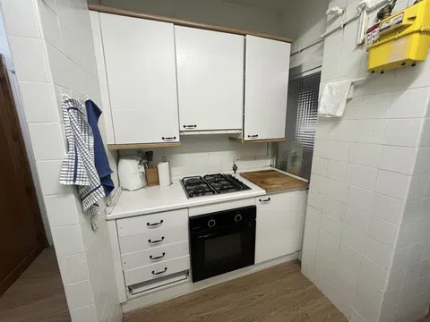 Flat in calle de Guzmán el Bueno - Photo 10