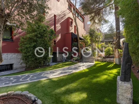 Detached house - Photo 2