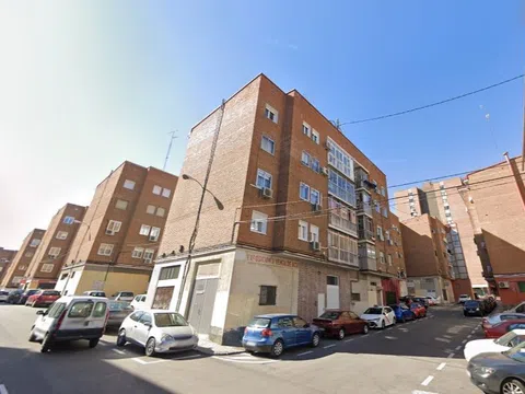 Flat in calle de San Claudio - Photo 1