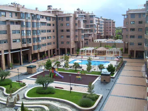 Flat - Photo 1