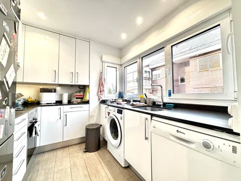Duplex in calle de Manuel Uribe - Photo 3