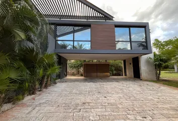 Casa en condominio en Yucatán Country Club, Mérida, Yucatán