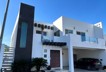 Casa en Carolco Club Residencial, Avenida Acueducto, Carolco Residencial, Monterrey, Nuevo León, México - Photo 2