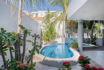 Casa en Calle Lago Salado 189-193, Fluvial Vallarta Residencial, Puerto Vallarta, Jalisco, 48312, Mex