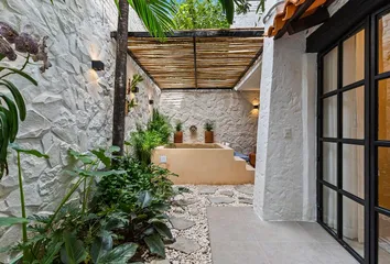Casa en Calle Basilio Badillo 607, Emiliano Zapata, Puerto Vallarta, Jalisco, 48380, Mex