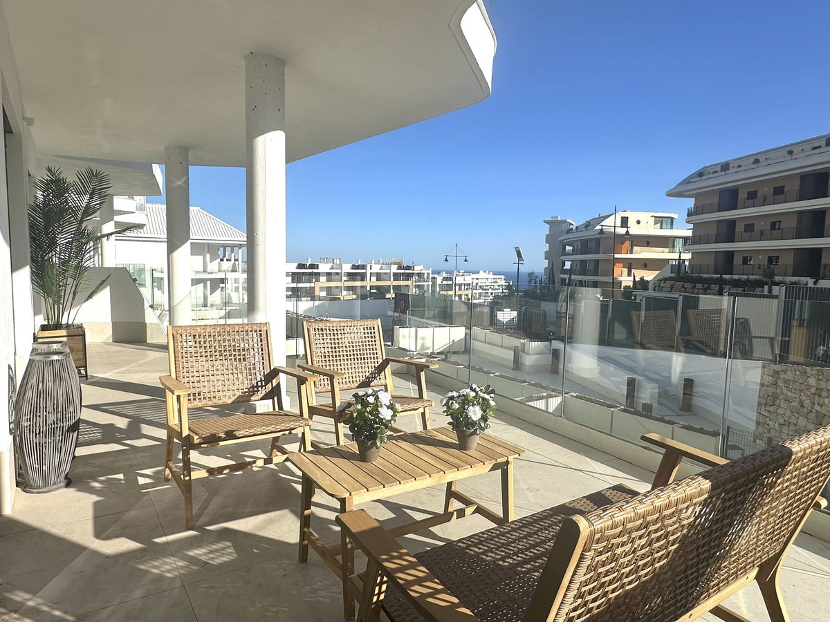 Condo for sale in Fuengirola, Spain - Photo 2