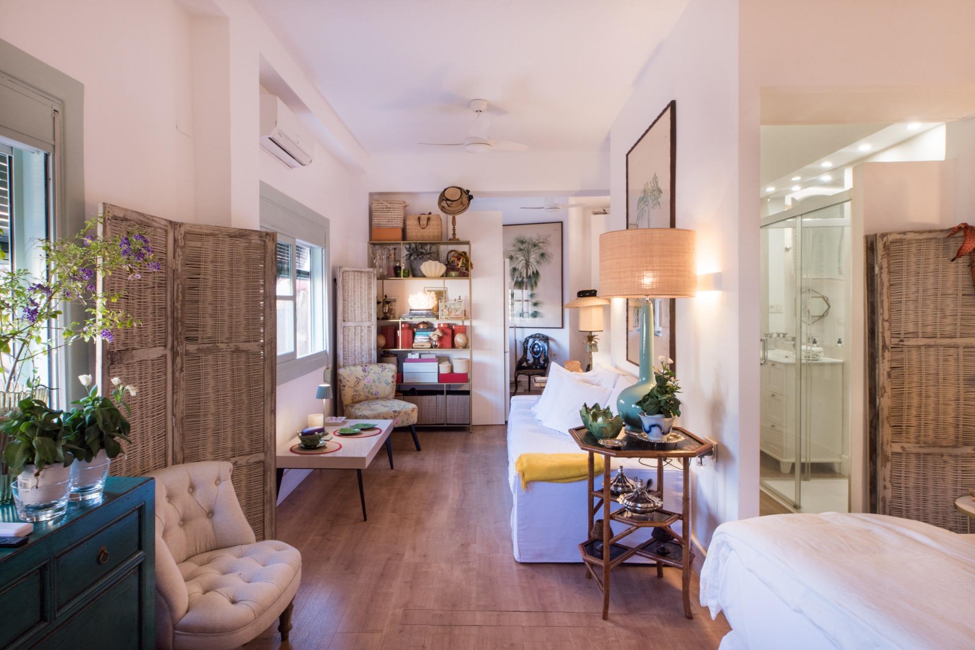 RENOVATED AND BRIGHT STUDIO WITH TOTAL PRIVACY AND UNOBSTRUCTED VIEWS  -  HISTORIC CENTER, MÁLAGA CITY - Photo 4