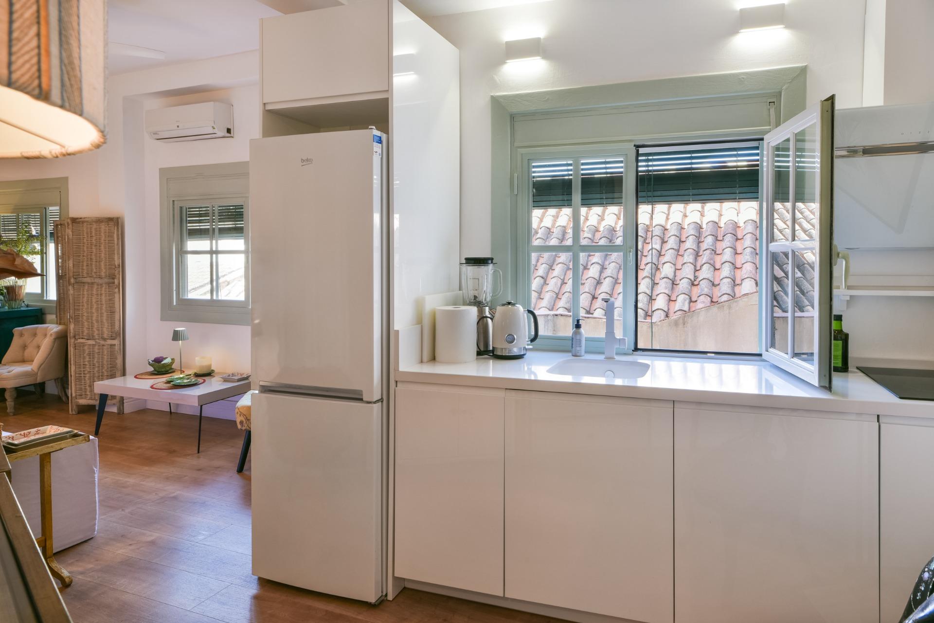 RENOVATED AND BRIGHT STUDIO WITH TOTAL PRIVACY AND UNOBSTRUCTED VIEWS  -  HISTORIC CENTER, MÁLAGA CITY - Photo 8