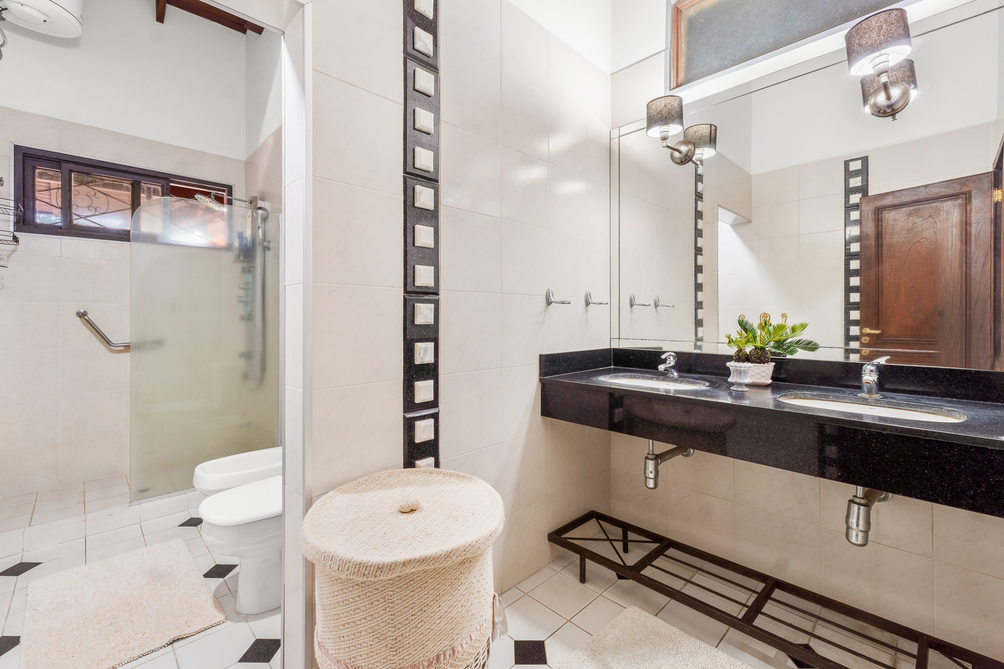 Luxurious FURNISHED Residence in Luque near CONMEBOL - 1,848 m² - European Style - Photo 13