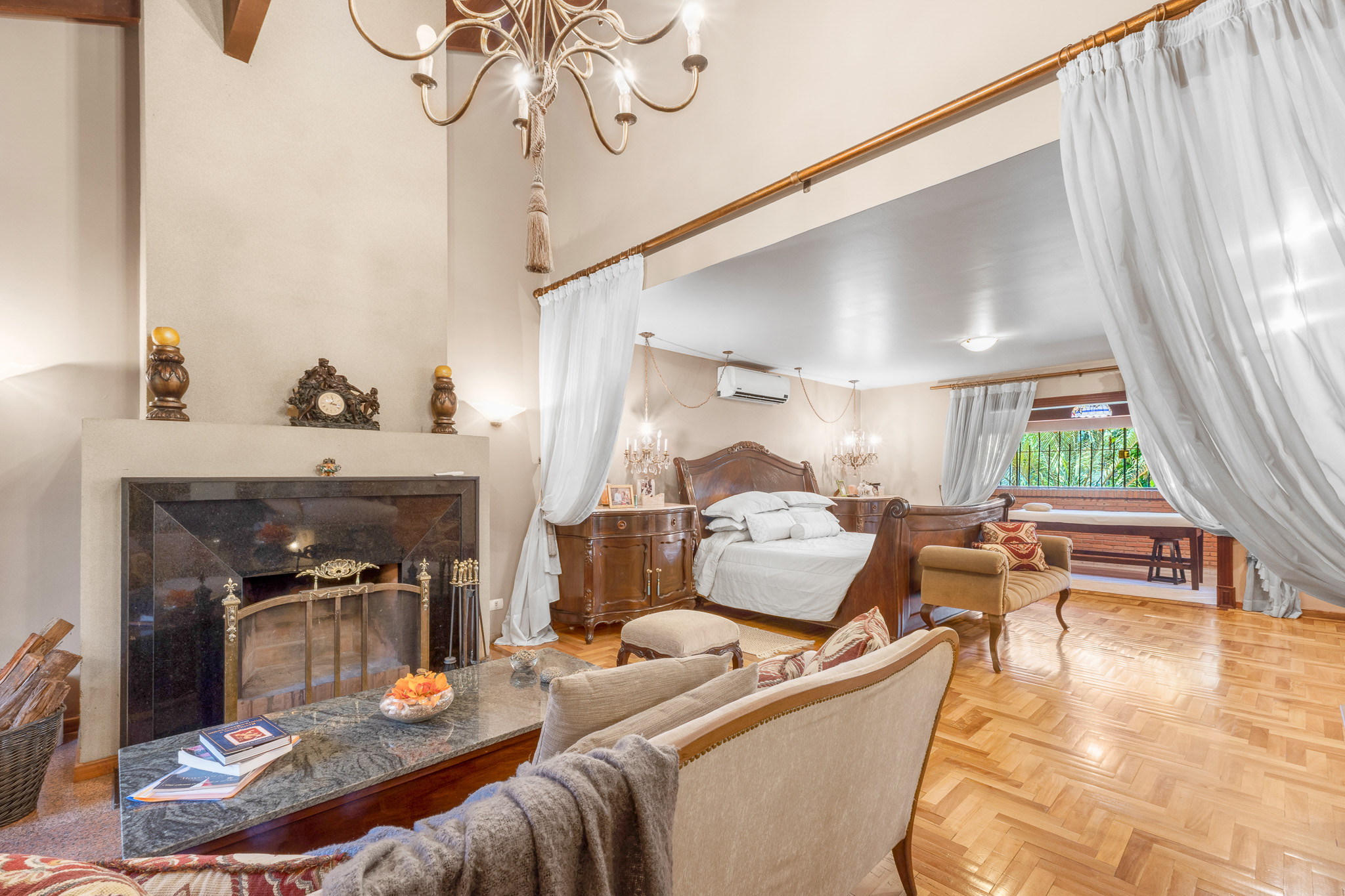 Luxurious FURNISHED Residence in Luque near CONMEBOL - 1,848 m² - European Style - Photo 5