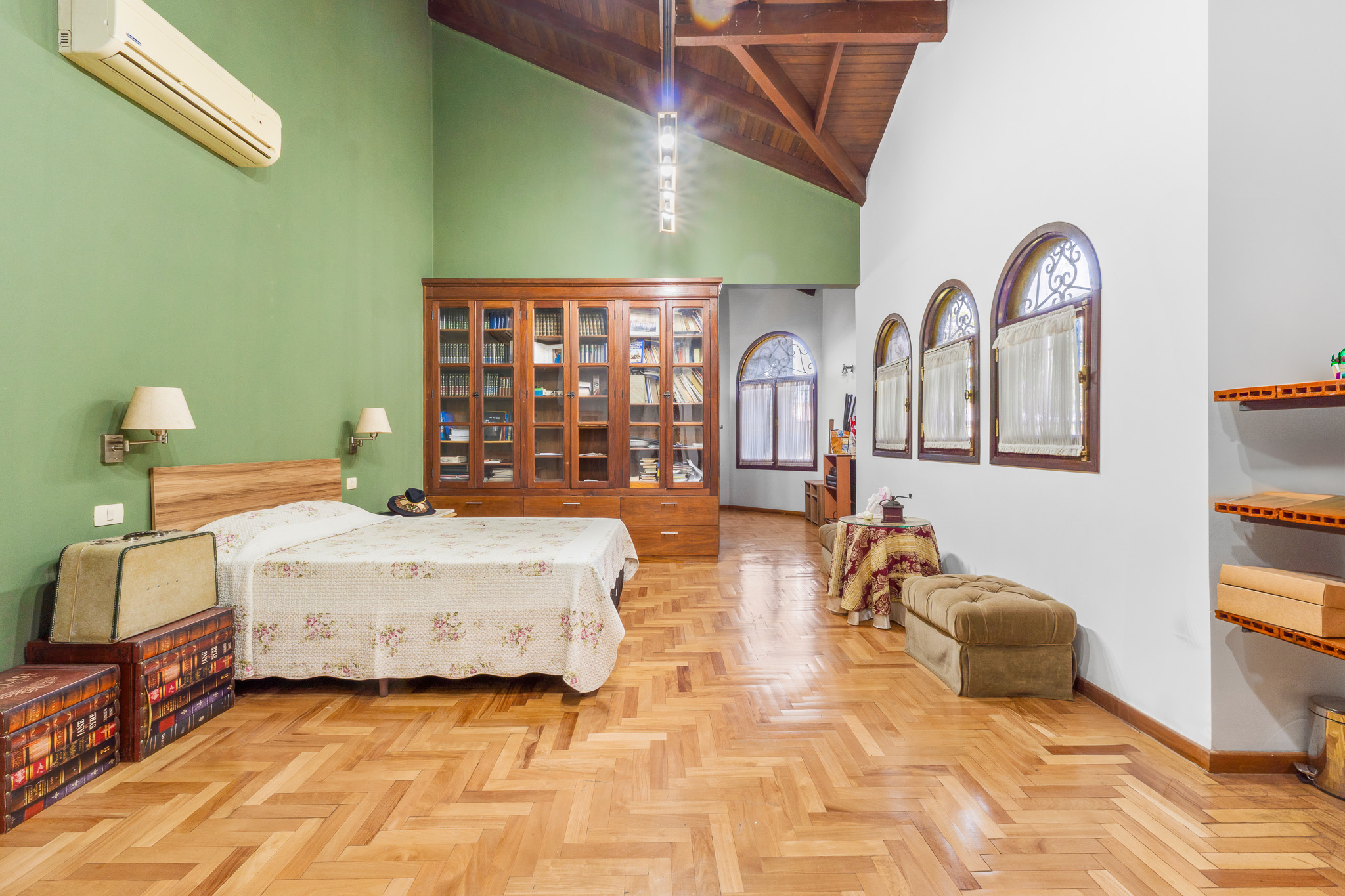 Luxurious FURNISHED Residence in Luque near CONMEBOL - 1,848 m² - European Style - Photo 7