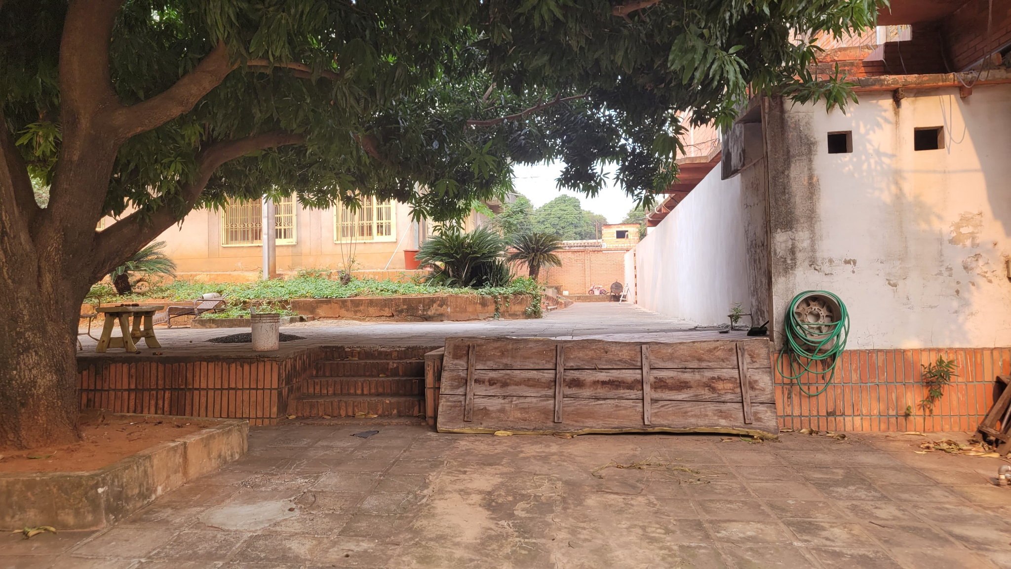 Vendo propiedad con 2.651 m2 con amplia casa y depósito ???? Barrio Santa Librada - Photo 13