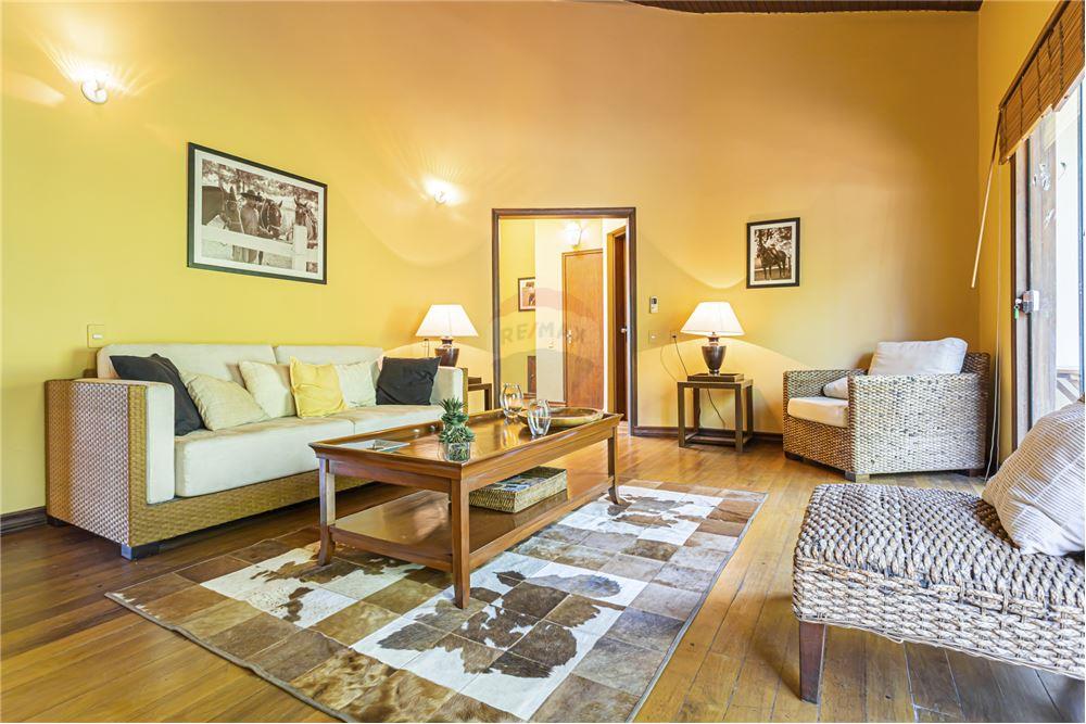 FABULOSA RESIDENCIA EN DOBLE ESQUINA, ZONA COLEGIO GOETHE/QUINTA YKUA SATI - Photo 9