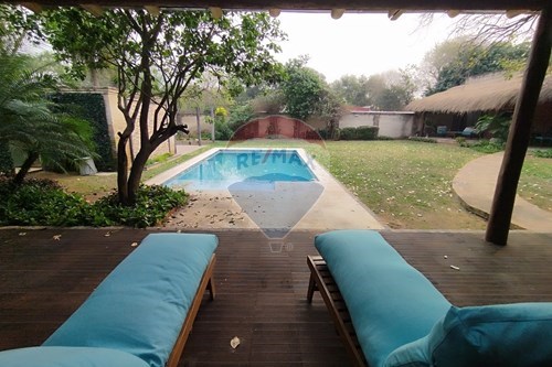 VENDO CASA EN LAMBARÉ
