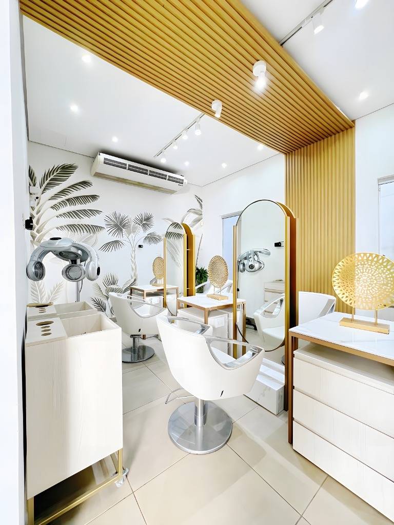 EN VENTA PROPIEDAD AMOBLADA PARA SALÓN DE BELLEZA / SPA - Photo 5