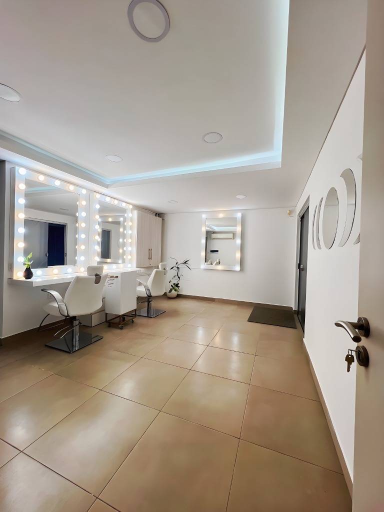 EN VENTA PROPIEDAD AMOBLADA PARA SALÓN DE BELLEZA / SPA - Photo 7