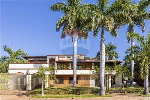 VENDO FABULOSA RESIDENCIA ZONA COL. GOETHE
