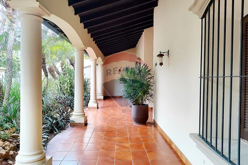 Vendo Casa con Piscina en Asunción Bº Villa Morra - Photo 3