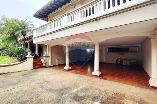 Vendo Casa con Piscina en Asunción Bº Villa Morra - Photo 4