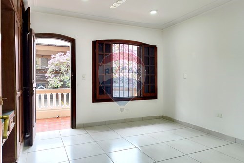 Vendo Casa con Piscina en Asunción Bº Villa Morra - Photo 9