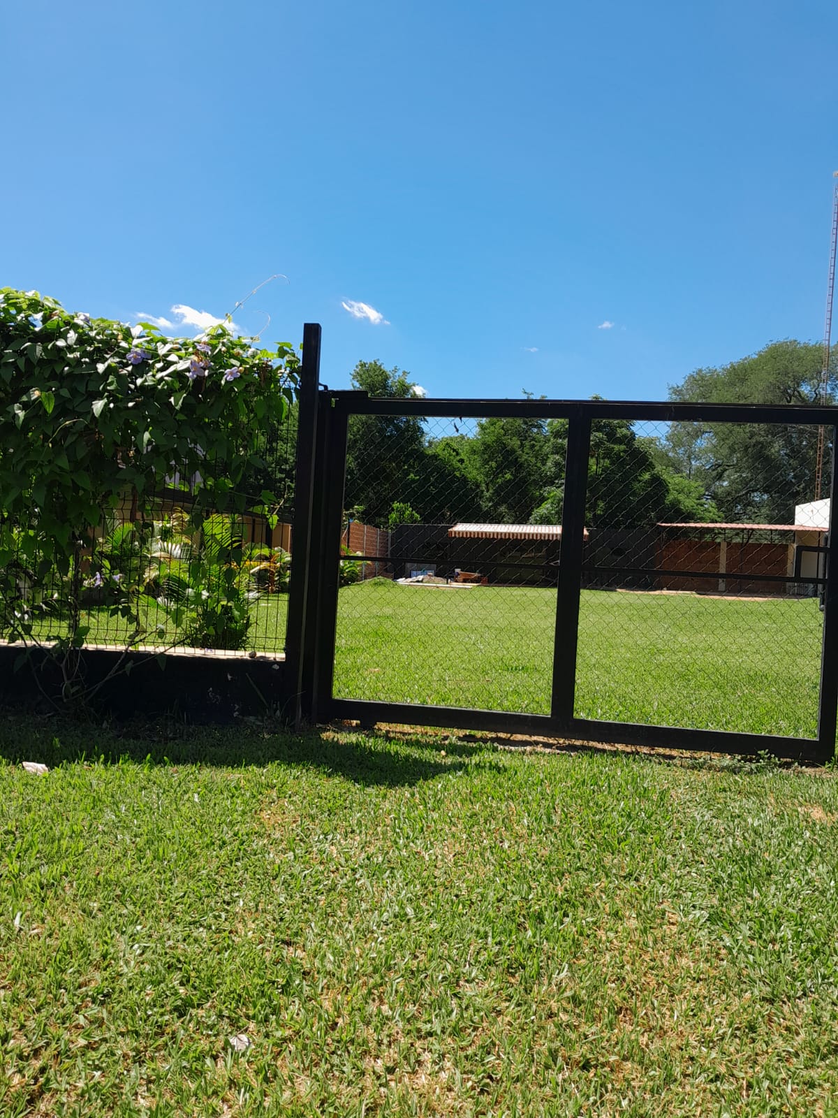 San Bernardino. Puerta Del Lago Casa Moderna-1600 M2, Const: 650 M2. - Photo 2