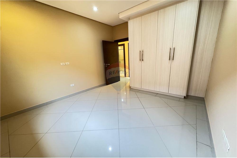 Residencia Exclusiva en Barrio Cerrado Laguna Grande - Photo 2