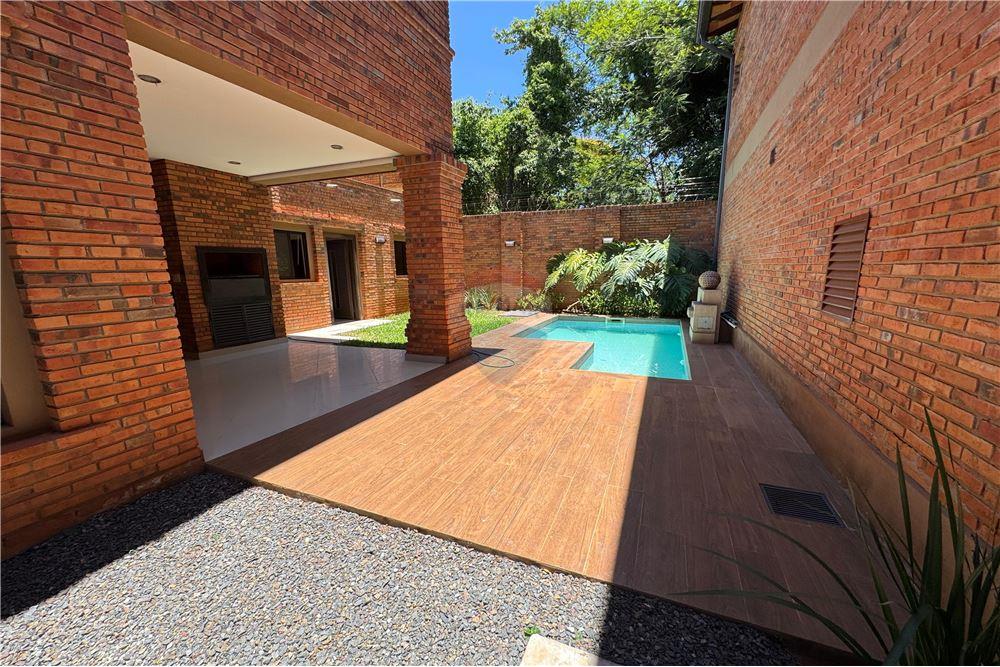 Residencia Exclusiva en Barrio Cerrado Laguna Grande - Photo 13