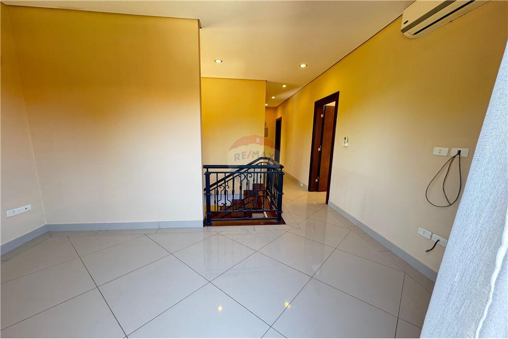 Residencia Exclusiva en Barrio Cerrado Laguna Grande - Photo 10