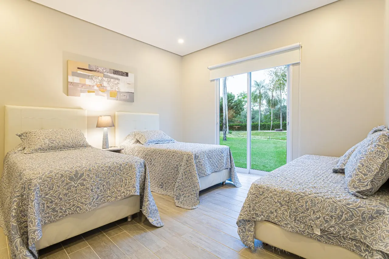 VENDO LUJOSA Y AMPLIA RESIDENCIA EN SAN BERNARDINO - Photo 9