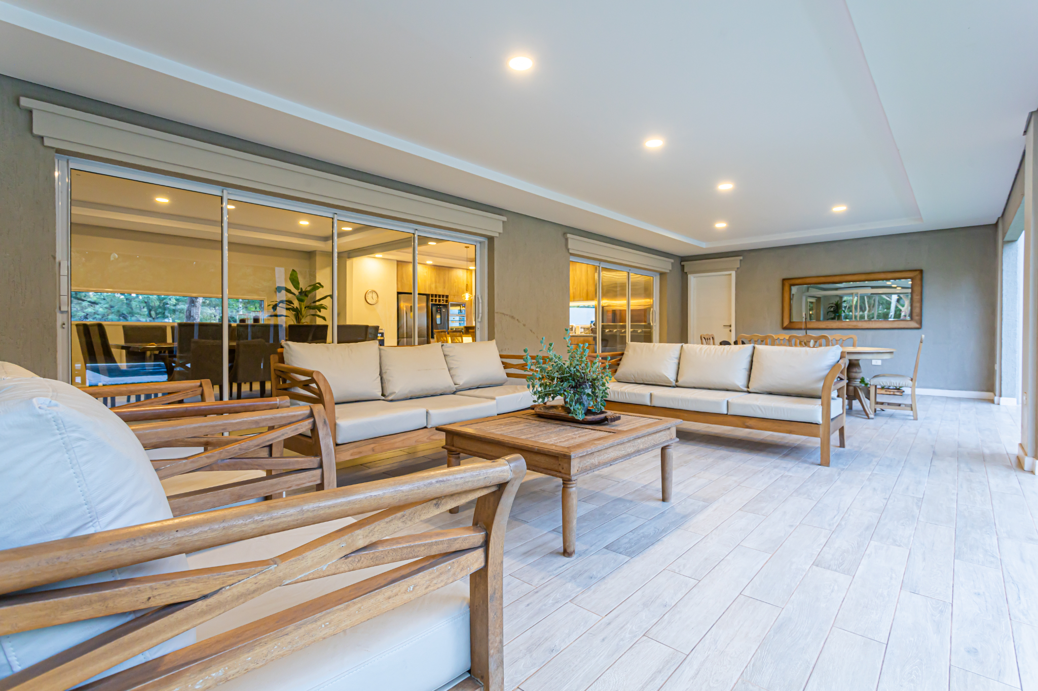 En venta lujosa y amplia residencia amoblada en la ciudad de San Bernardino. - Photo 5
