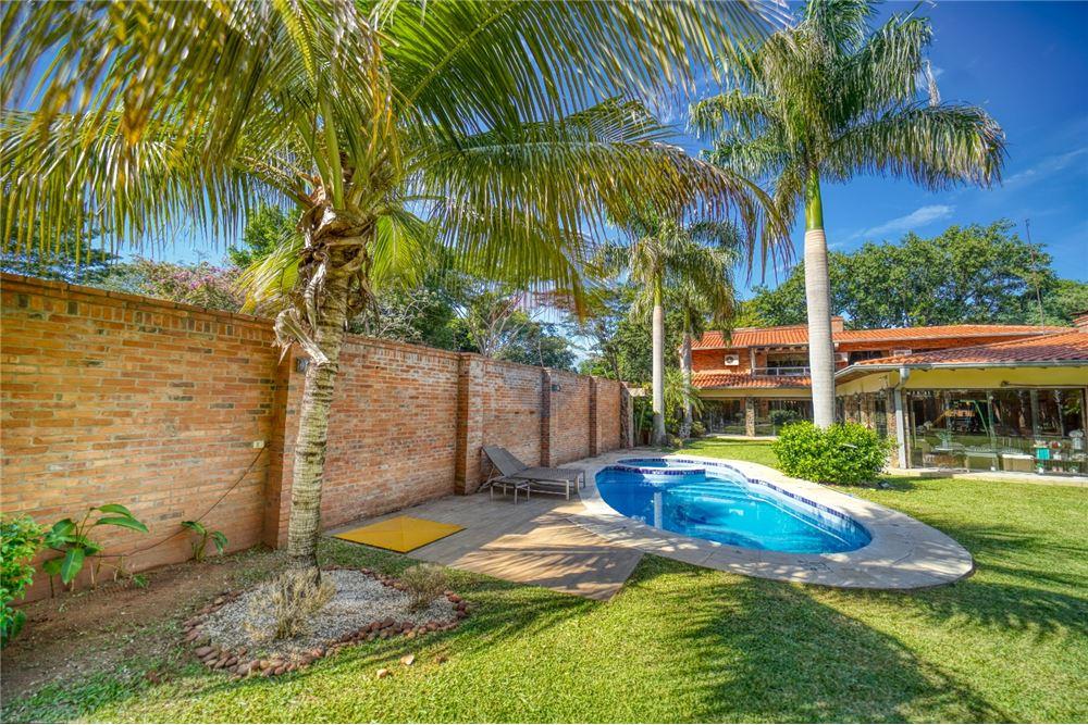 HERMOSA RESIDENCIA QUE BRINDA LUJO Y CONFORT - Photo 2